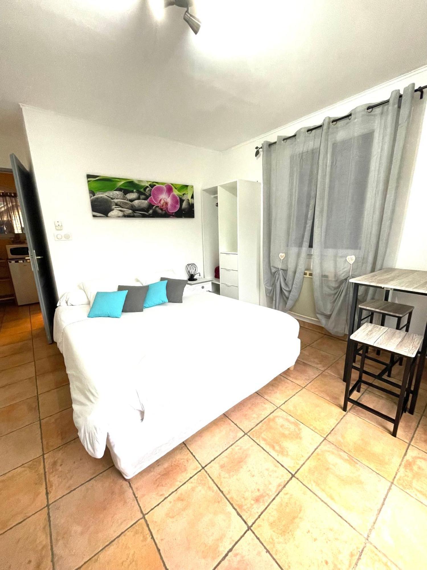 L'Etape Provencale Bed & Breakfast Cabries Exterior photo